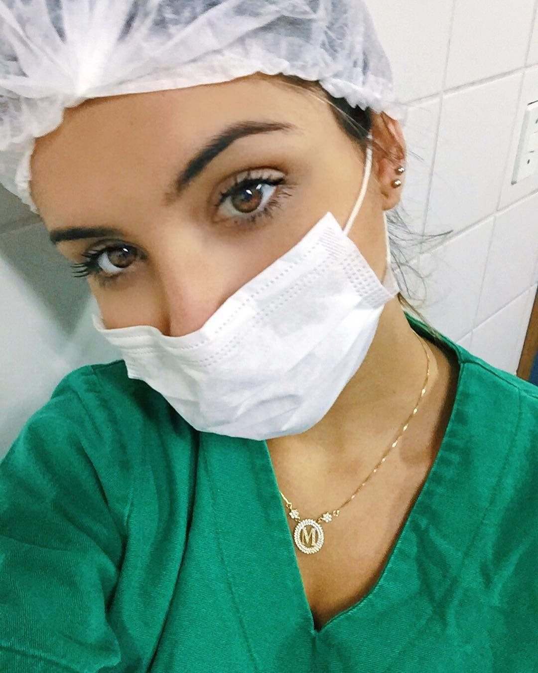 Красивые глаза медсестры