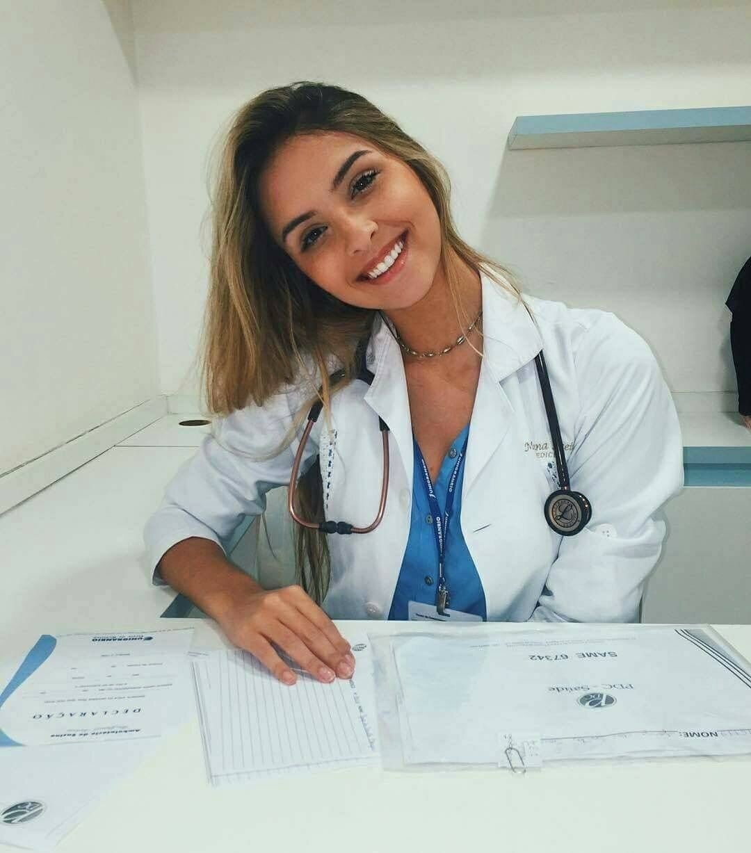 Декольте женщин врачей