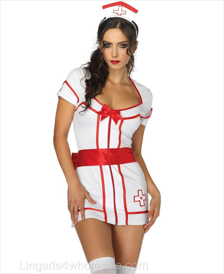 Медсестра декольте