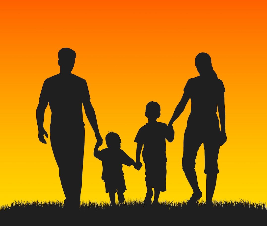 Силуэт счастливой семьи