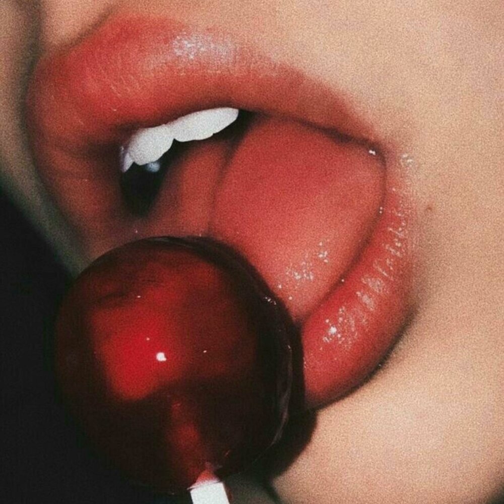 Губы на аву