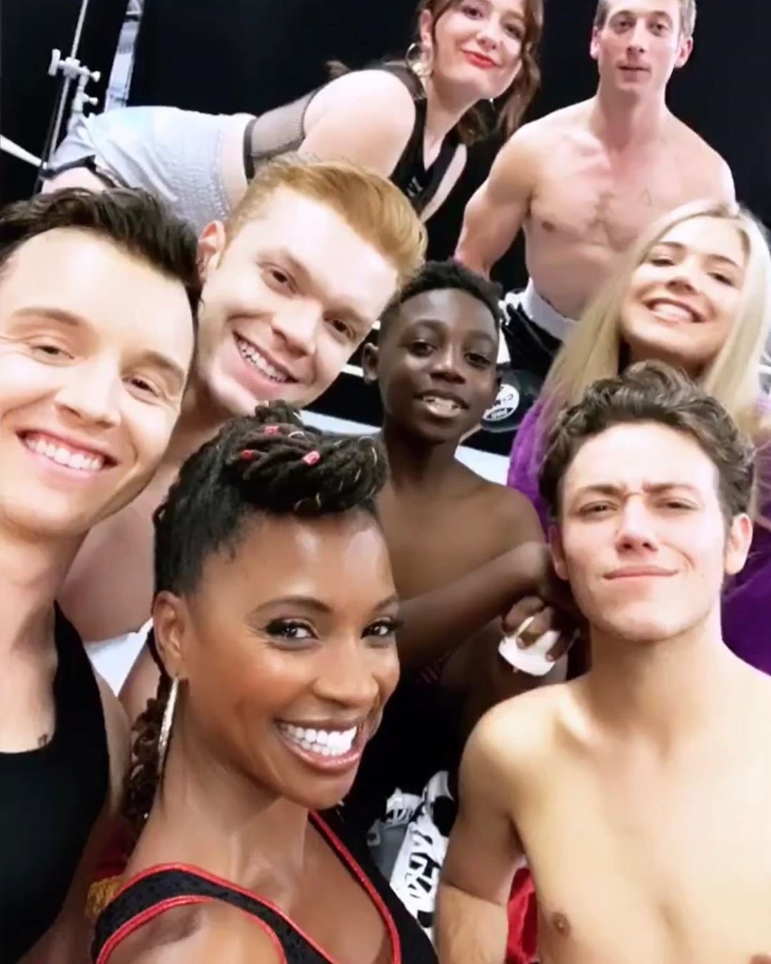 Бесстыжие группа друзей