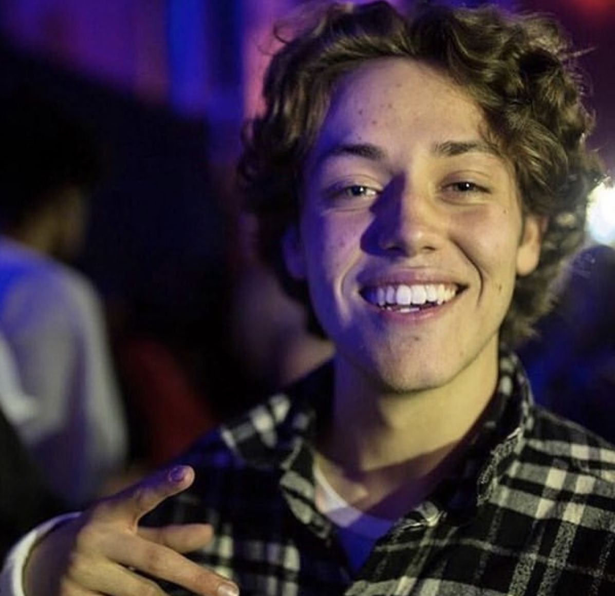 Итан Каткоски Карл Галлагер