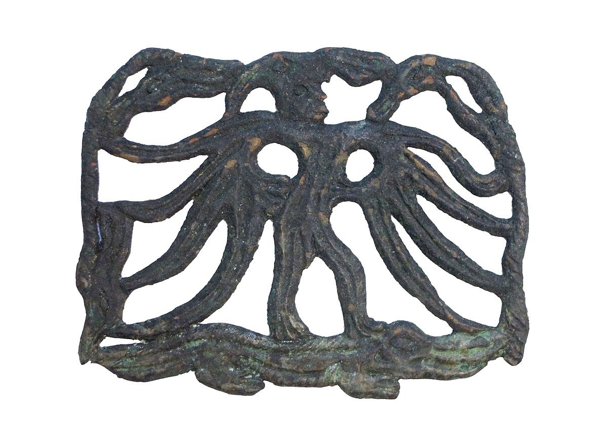 Медведь в жертвенной позе Пермский звериный