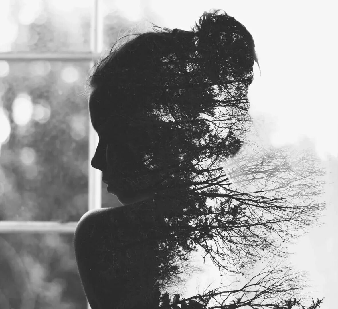 Девушка со спины грусть