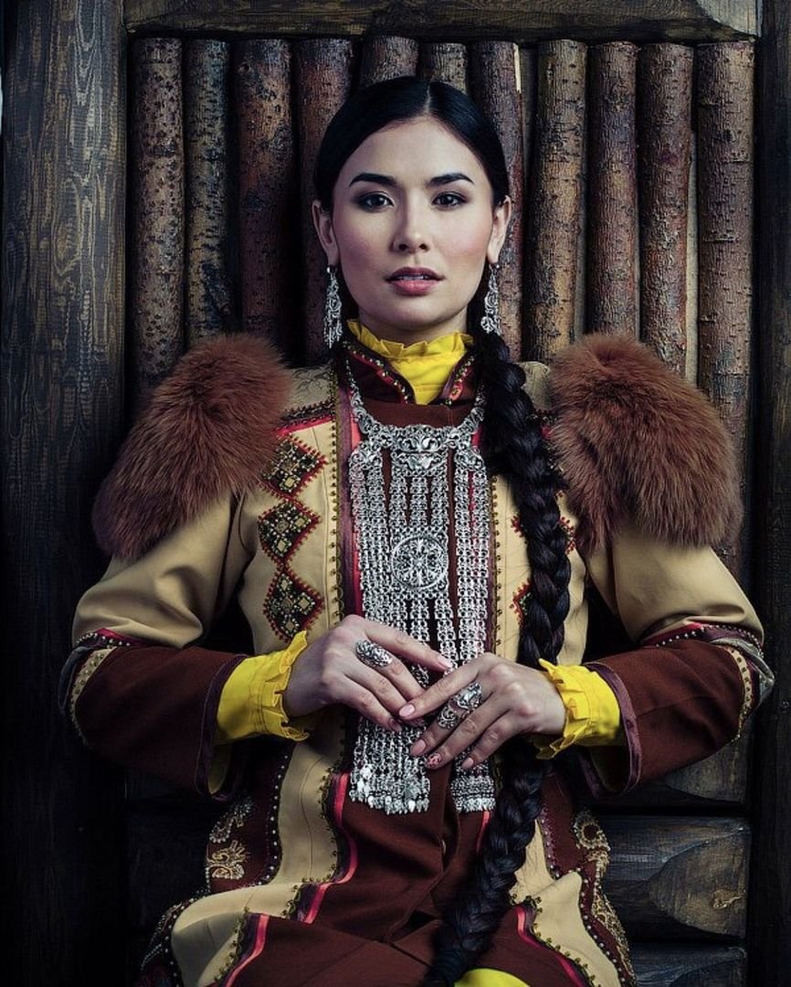 Лицо монголки