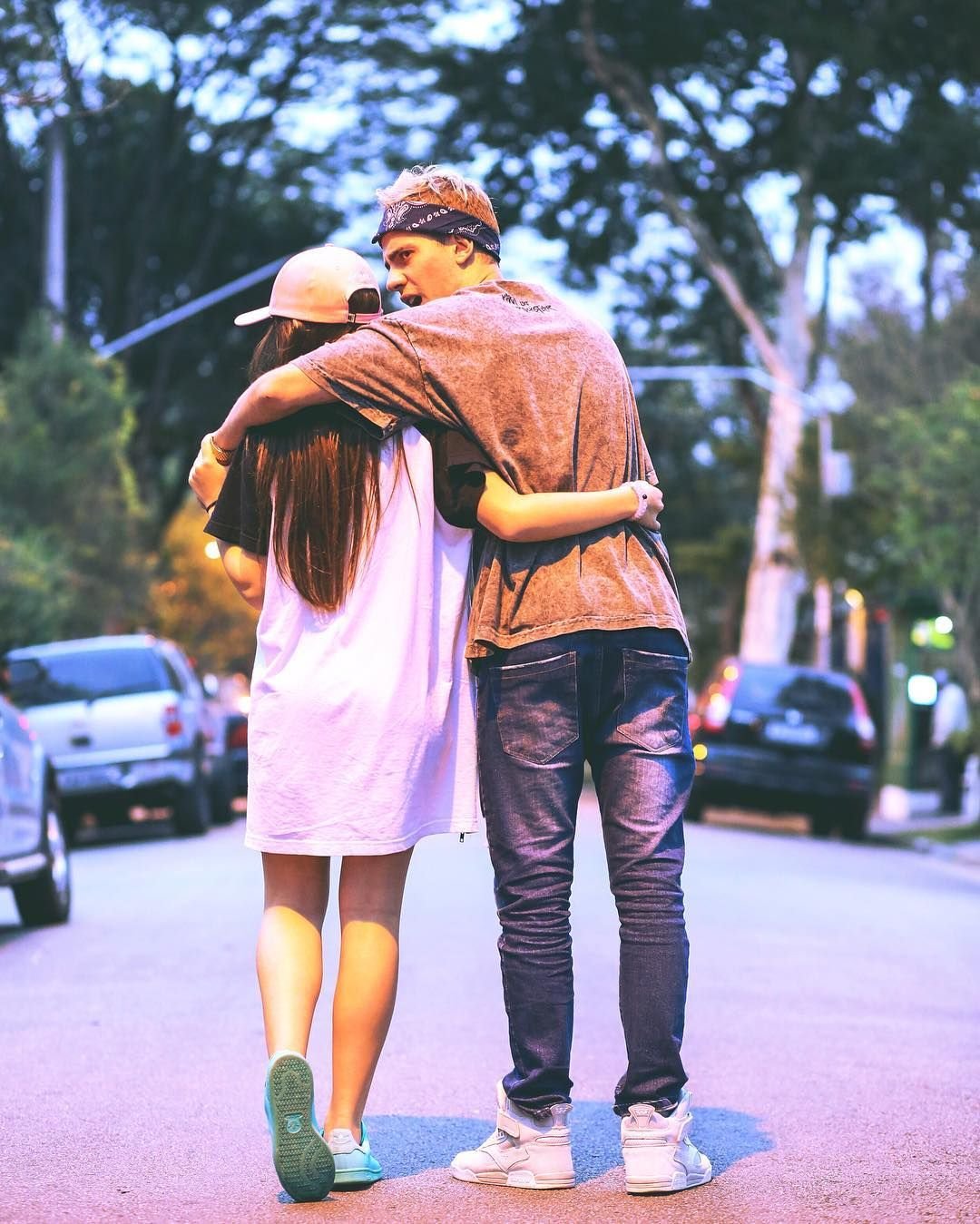 Влюблённые подростки