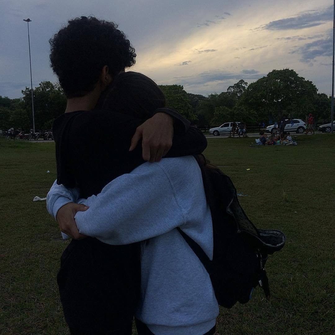 Девушка с каре с парнем