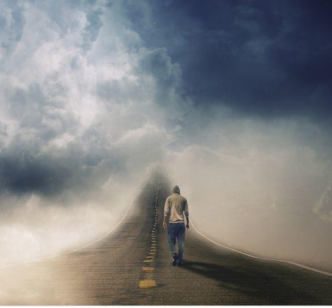 Человек уходящий в небо