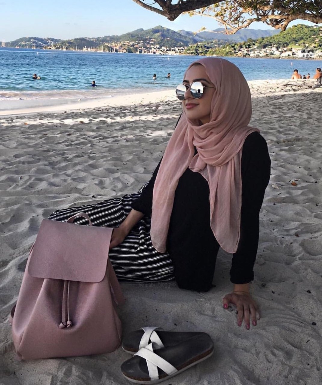 Хиджаб с очками