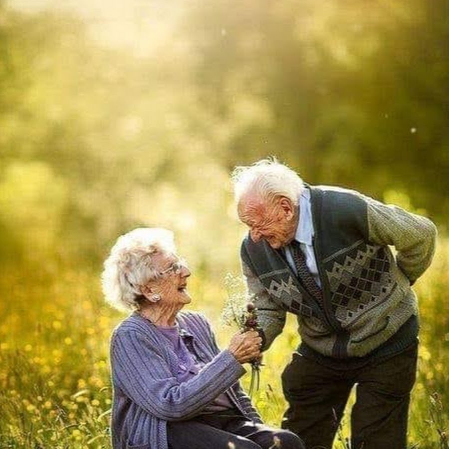 Пенсионер в красивой квартире