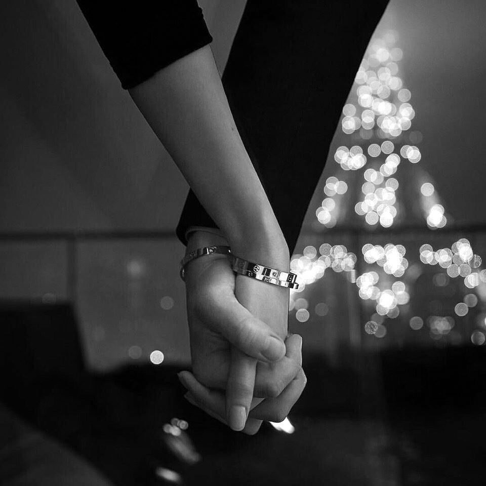 Фото руки влюбленных