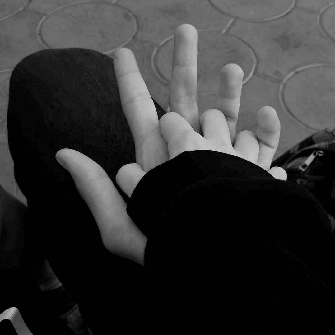 Эстетика рук влюбленных подростков