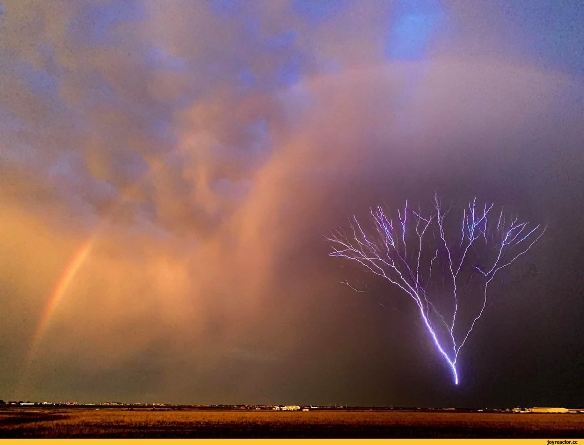 Атмосферное явление молния