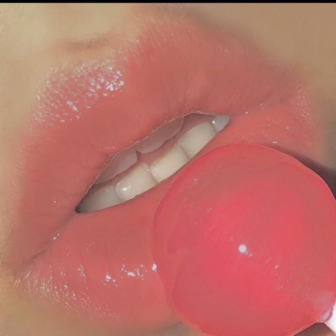 Губы розовые с чупиком