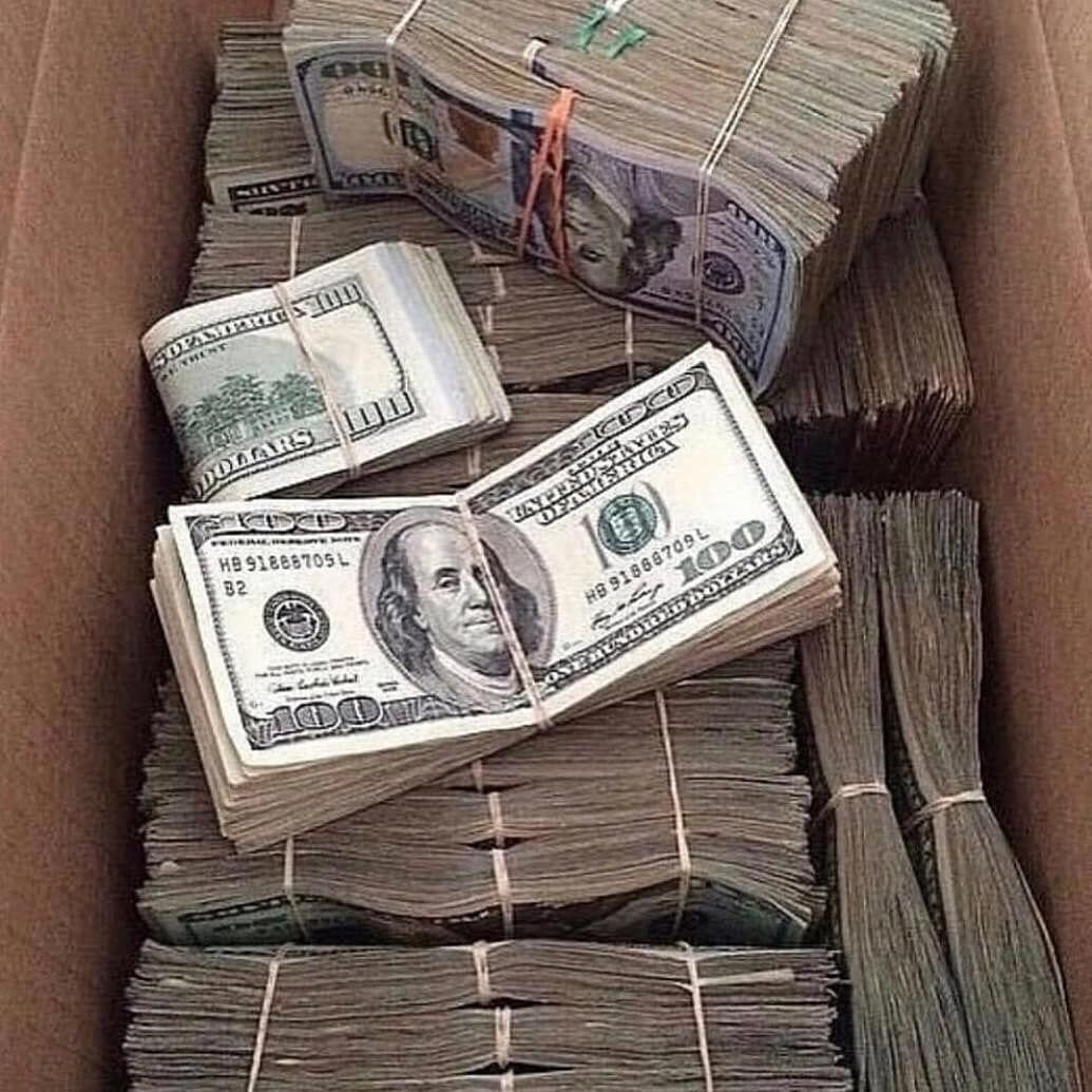 Много наличных денег