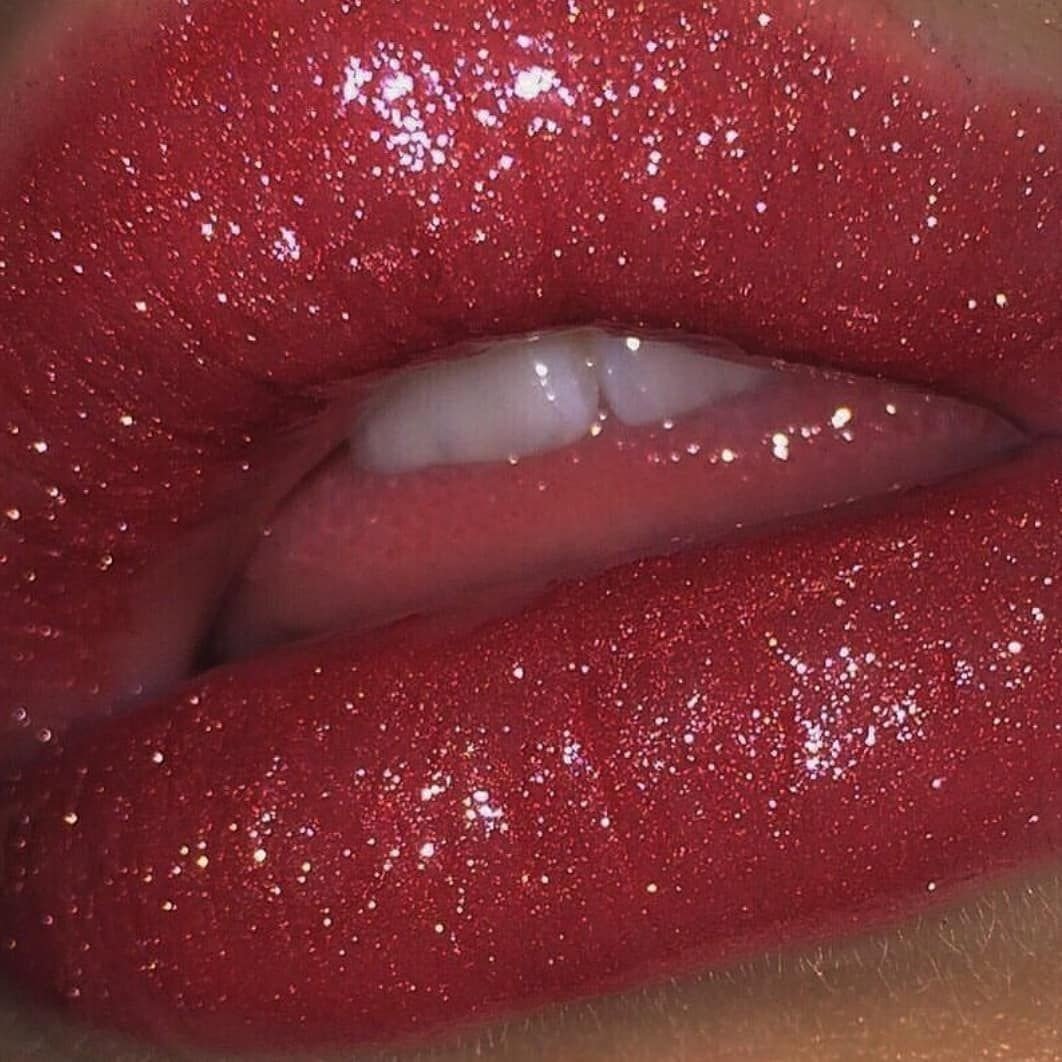 Губы с блеском Эстетика