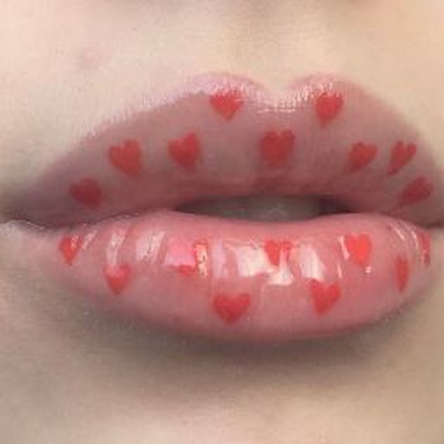 Много губ Эстетика