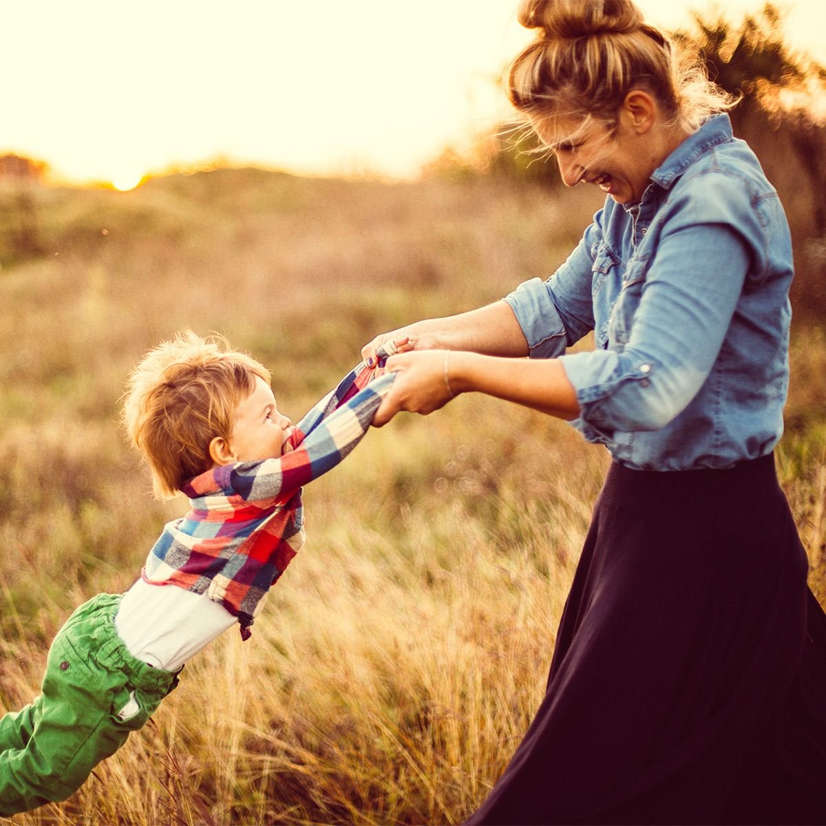 Малыши с папами спят