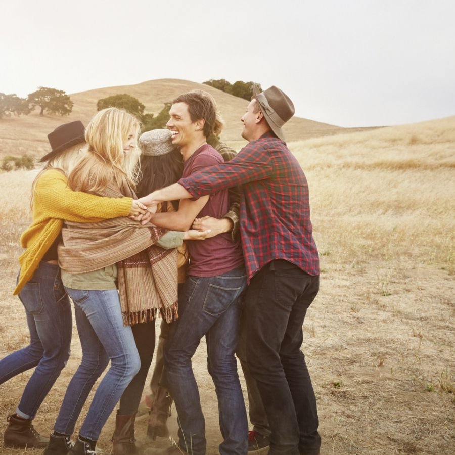 Дружеские обнимашки