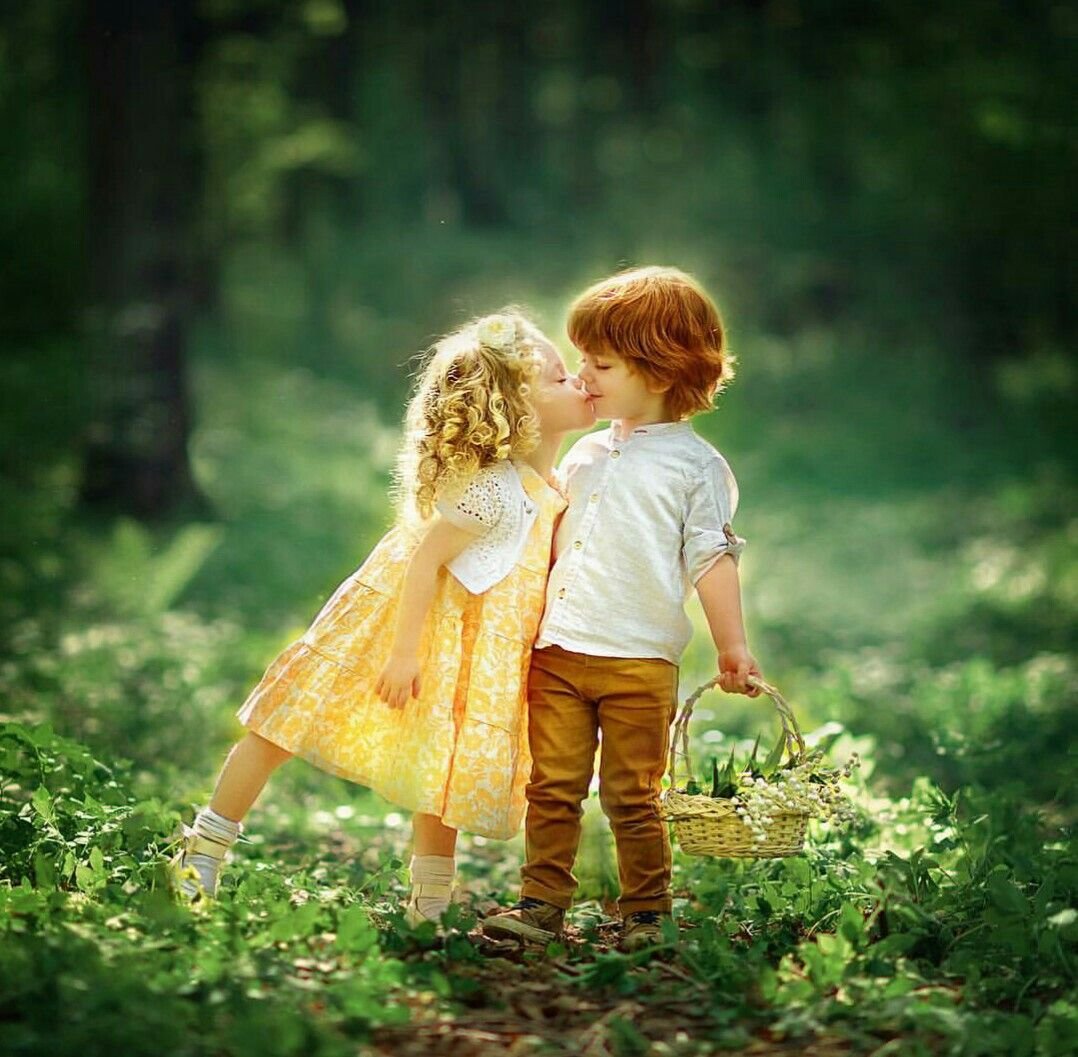 Дети мальчик и девочка