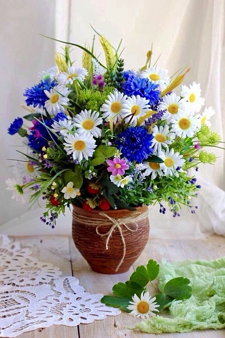 Букет из полевых цветов