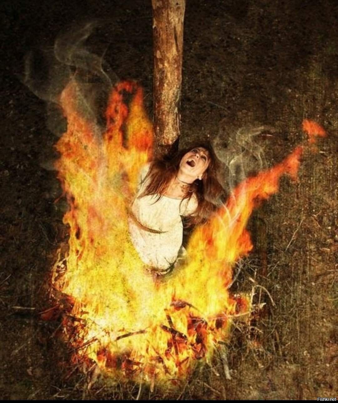 Рыжая ведьма на костре