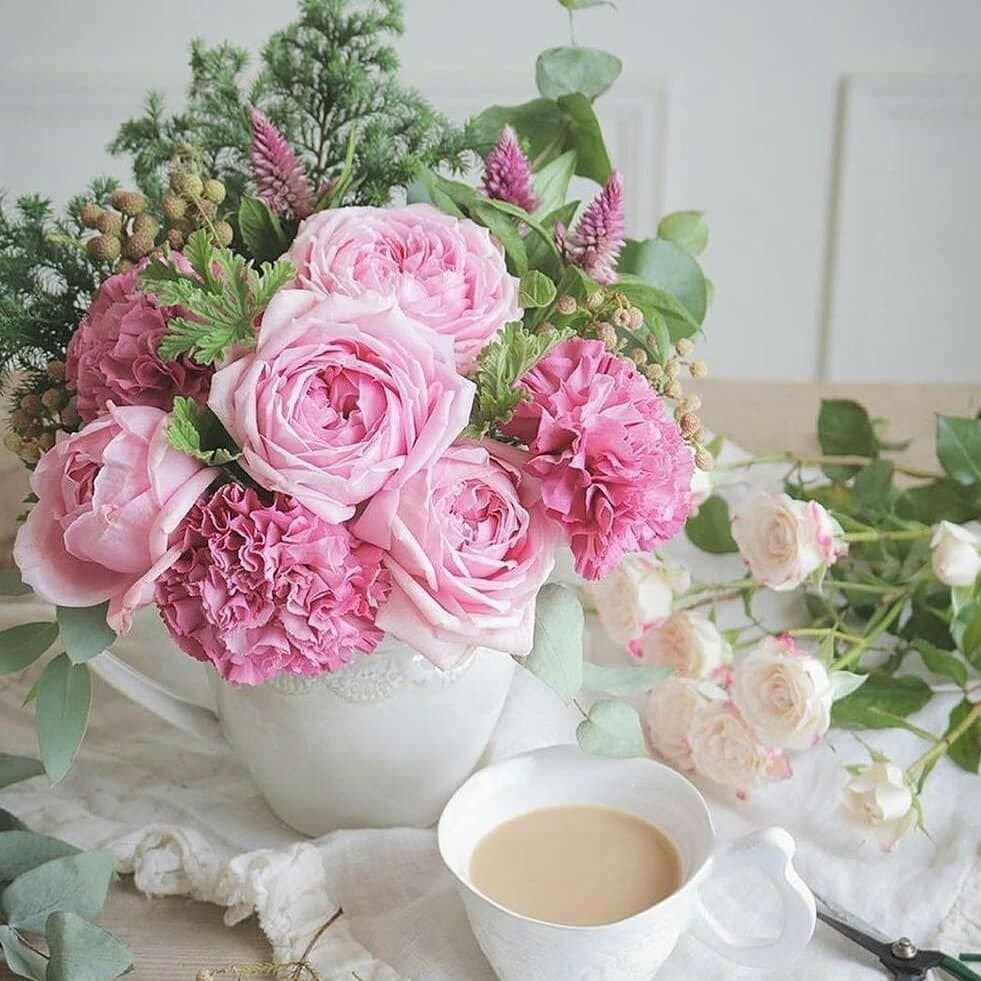 Картинка утро доброе розовое. Утренний букет. Утренние цветы. Открытки с добрым утром с цветами. Доброе утро букеты цветов красивые.
