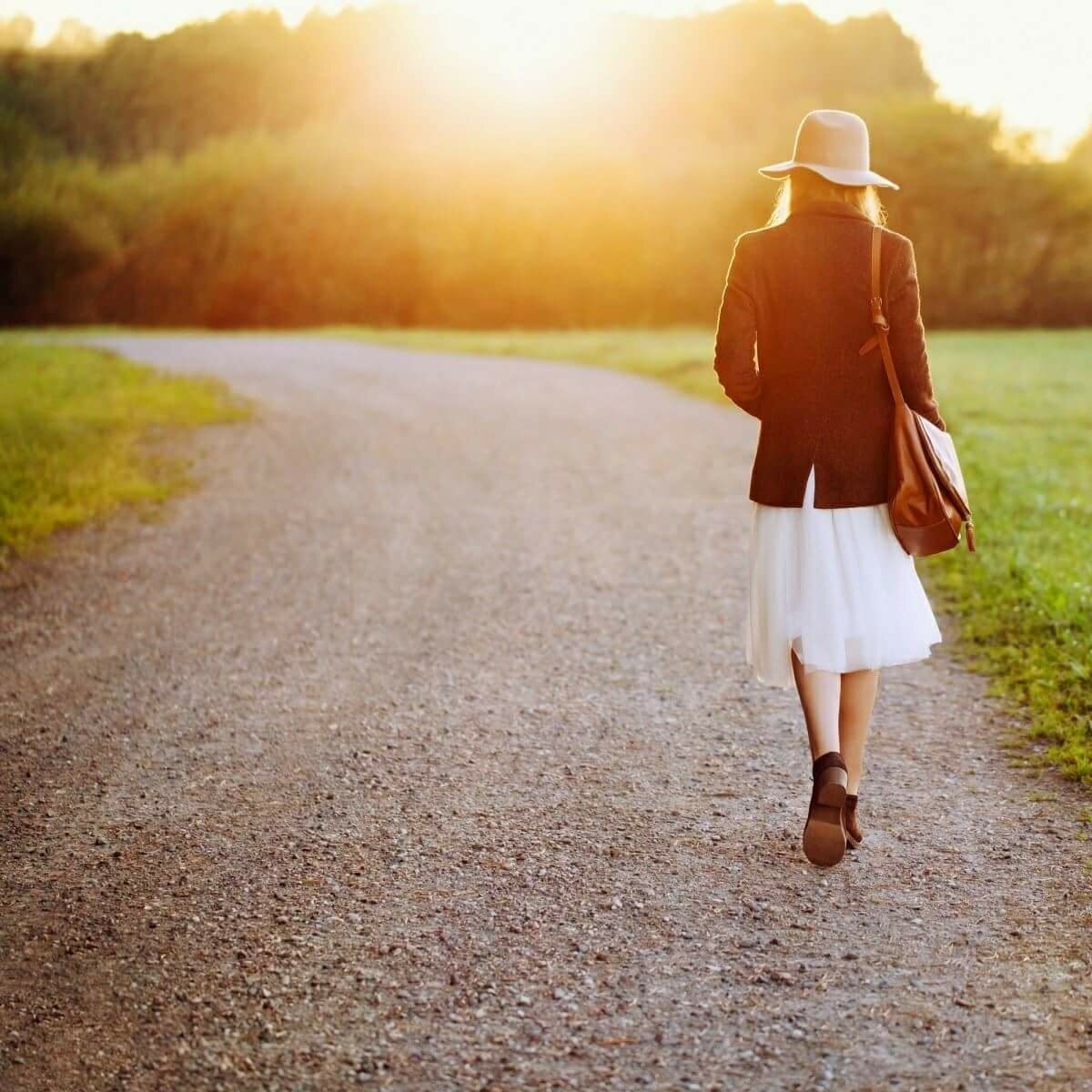 Девушка уходит