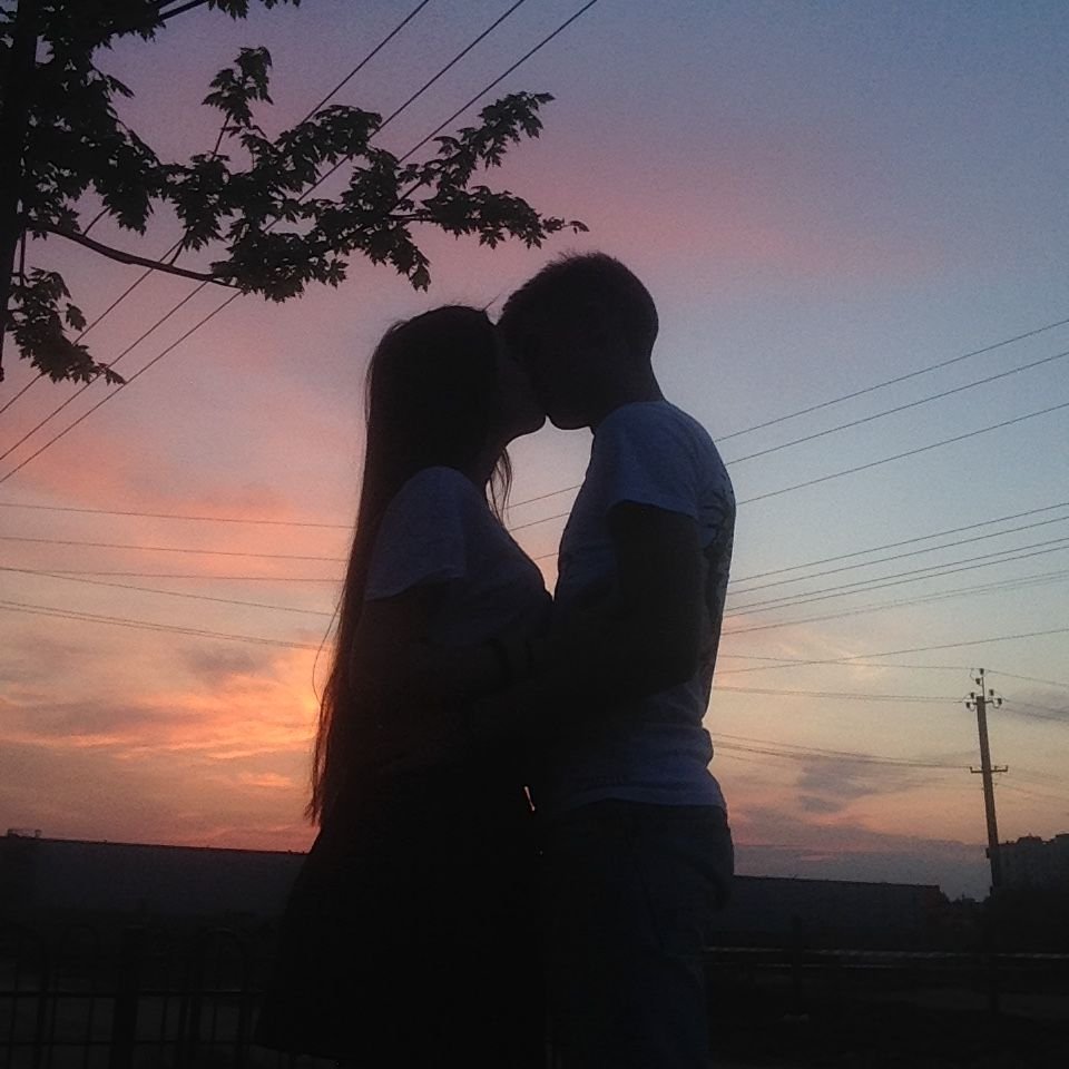 Сохра парень и девушка