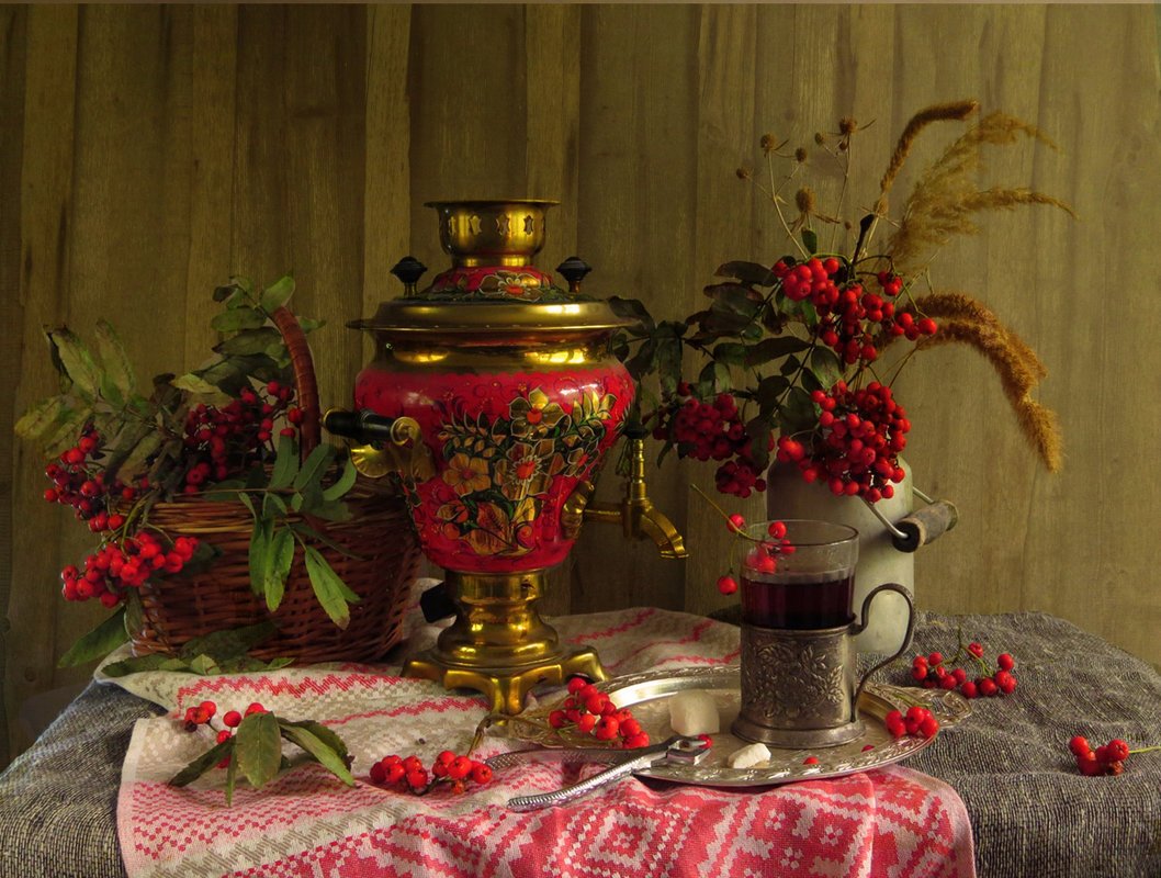 Самовар на столе