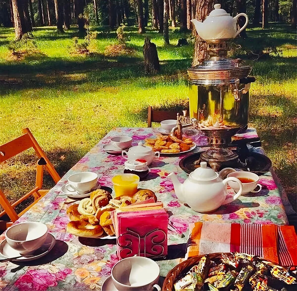 Самовар на столе