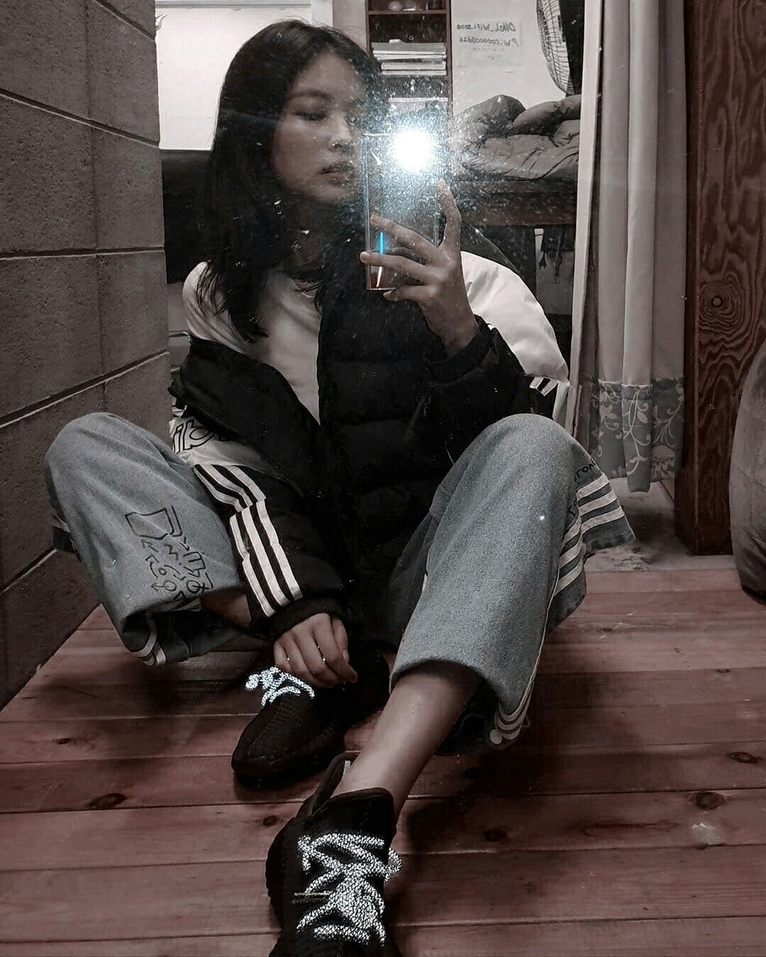 Дженни Ким селфи 2021