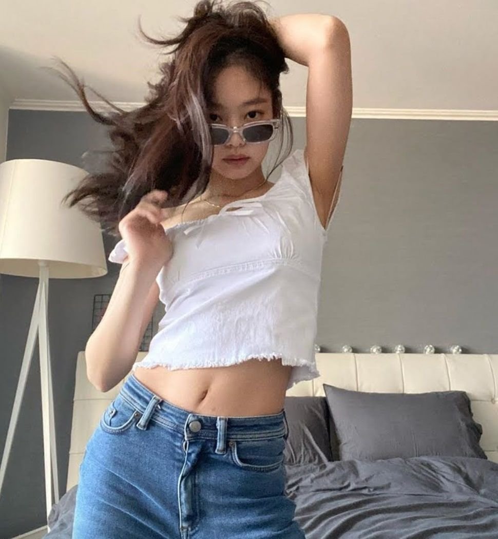 Ким Дженни 18