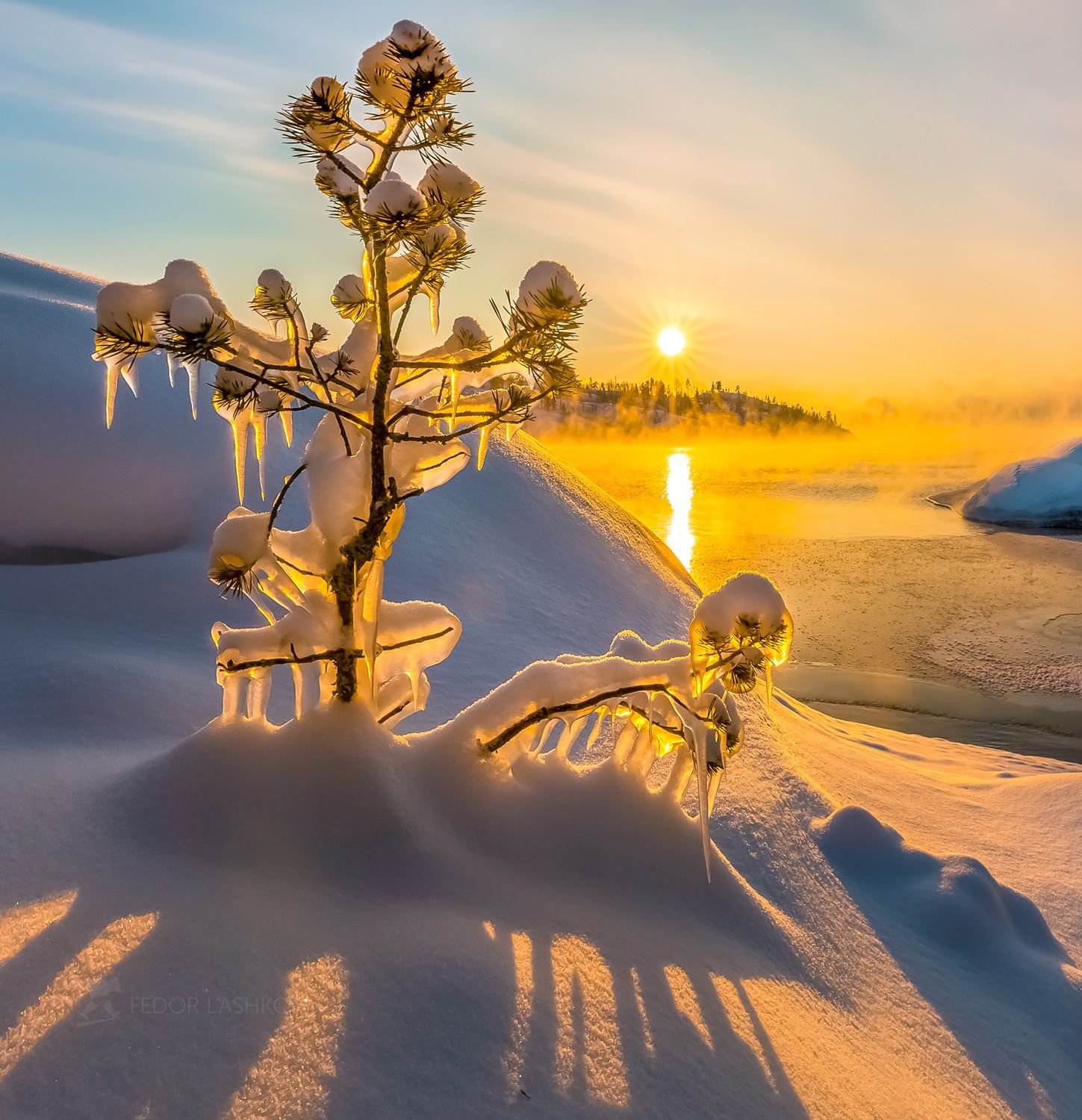 Зима солнце. Снег и солнце. Необычные зимние пейзажи. Февраль красивые картинки необычные