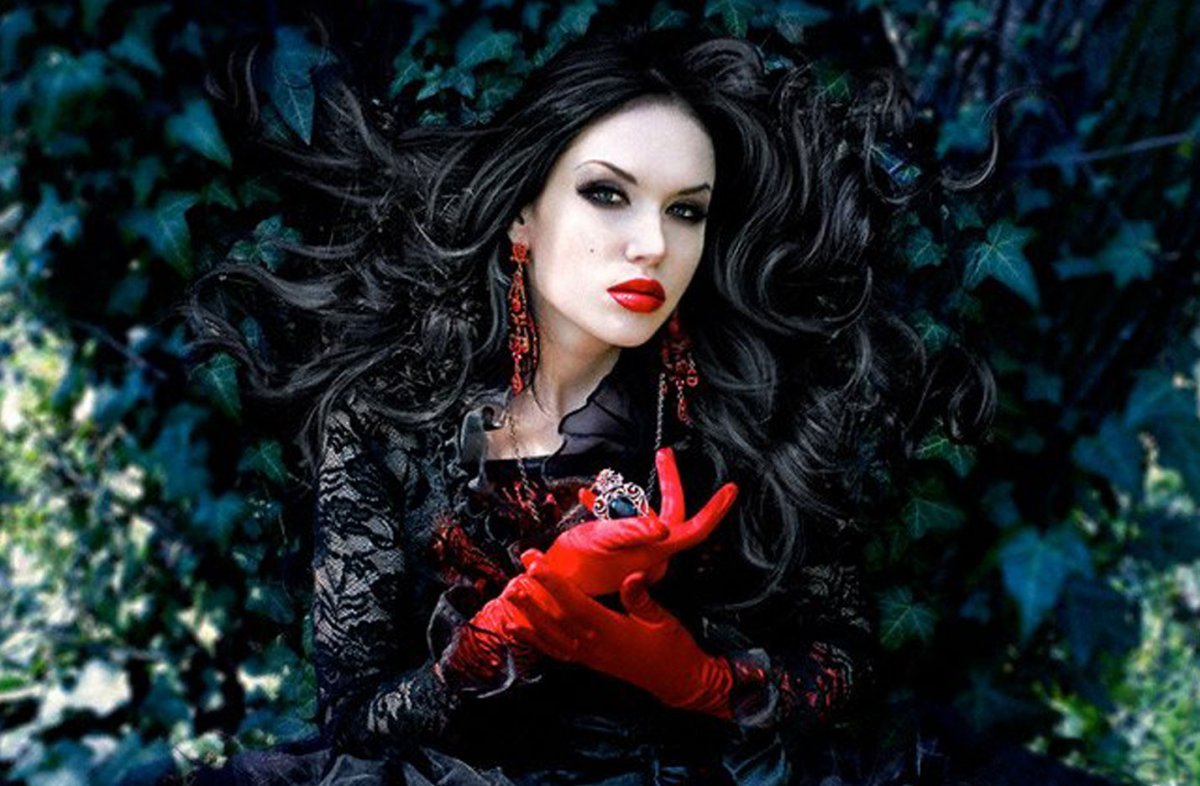 Красивая ведьма