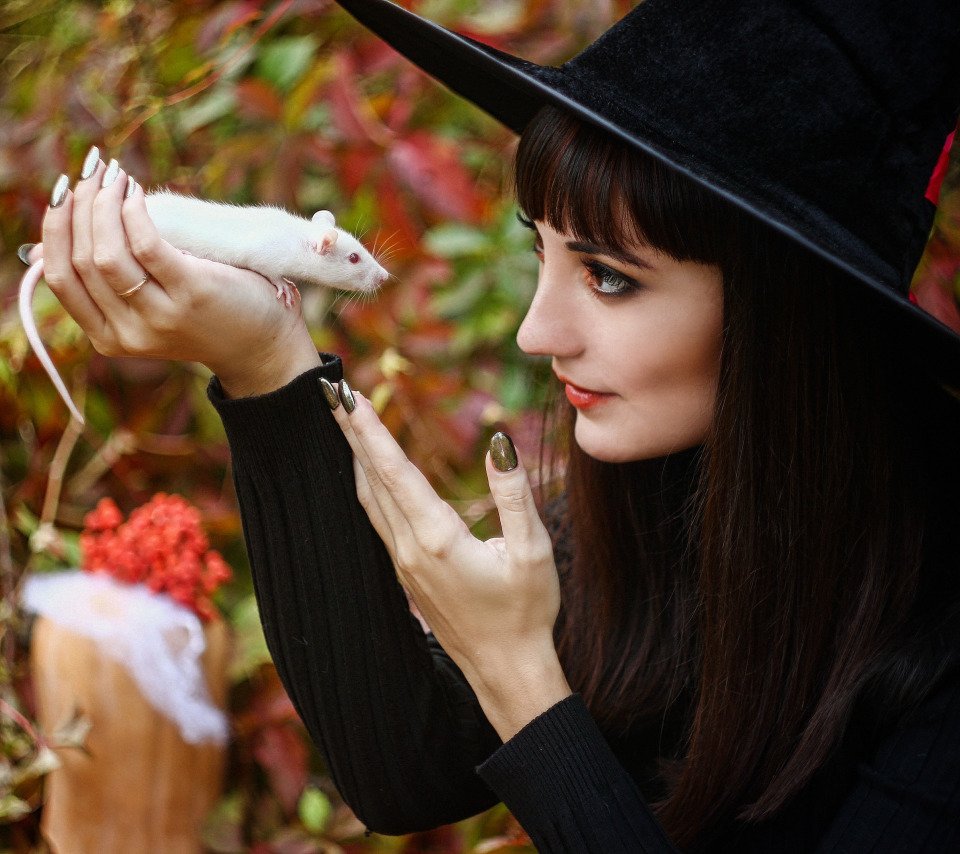 Красивая ведьма