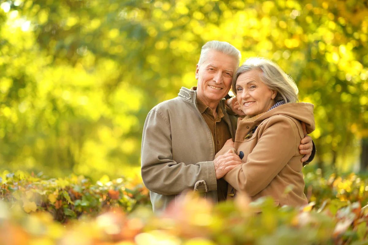 Пожилые люди