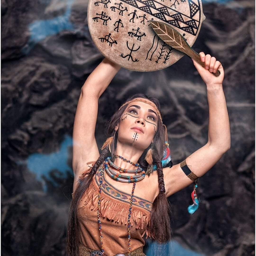 Певица Шаманка