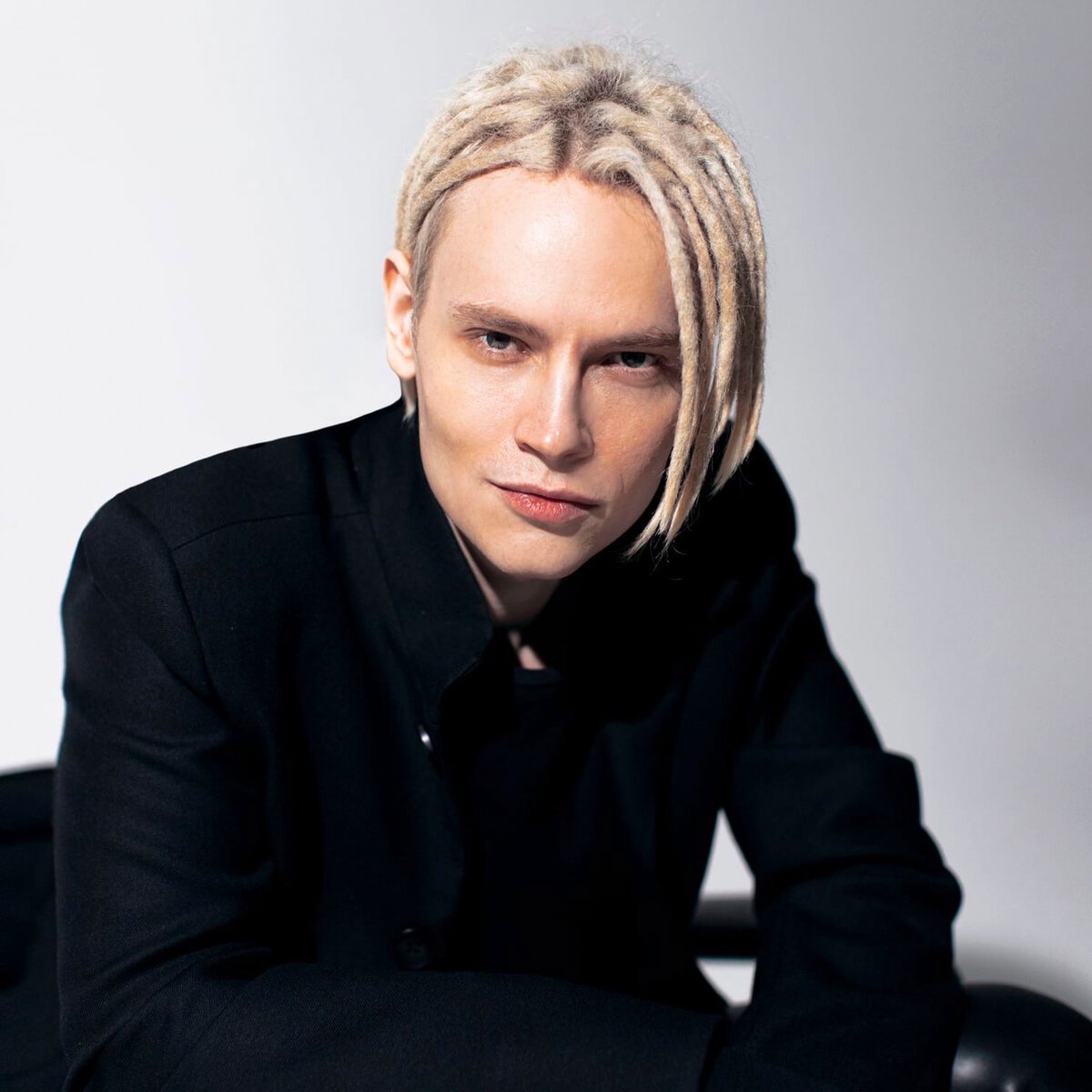 Певец Ярослав дронов