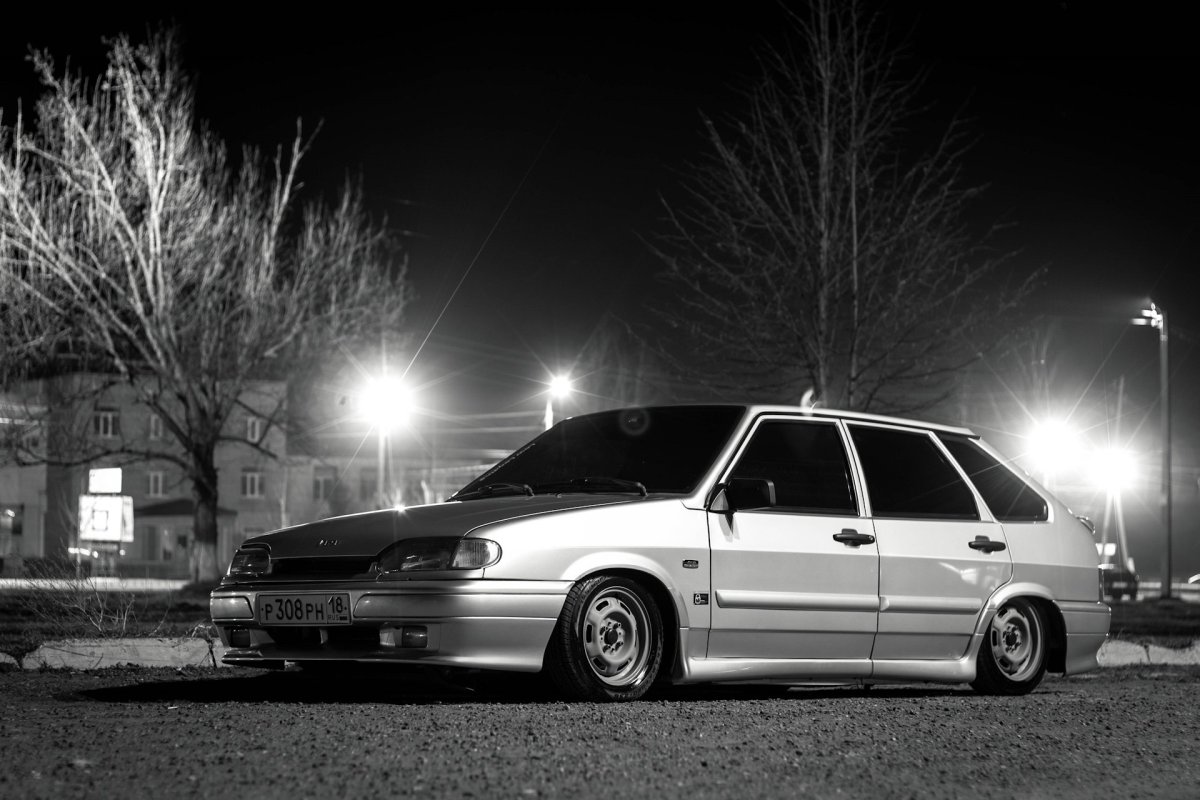 ВАЗ 2114 белая оперская