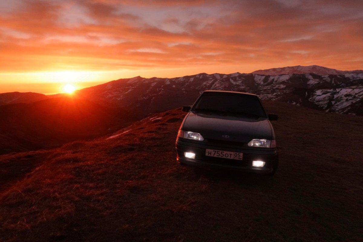 ВАЗ 2114 черная закат