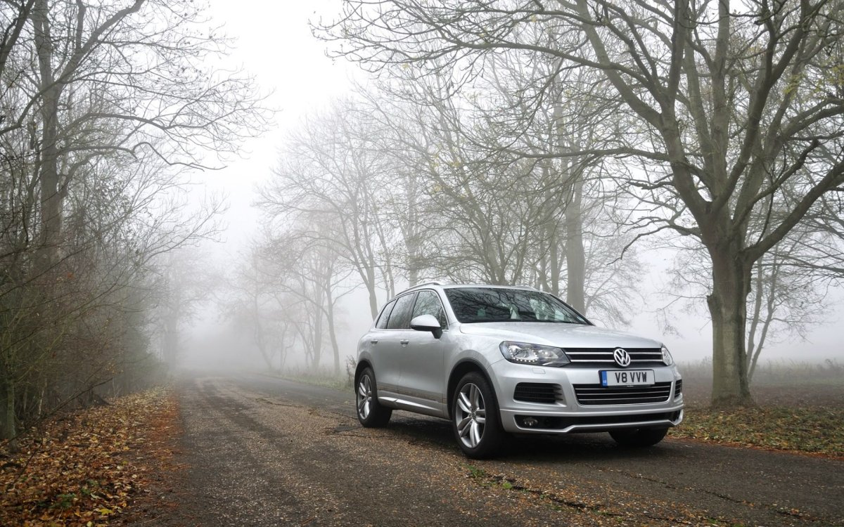 Touareg 2015 в лесу