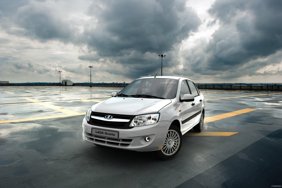Lada Granta черная