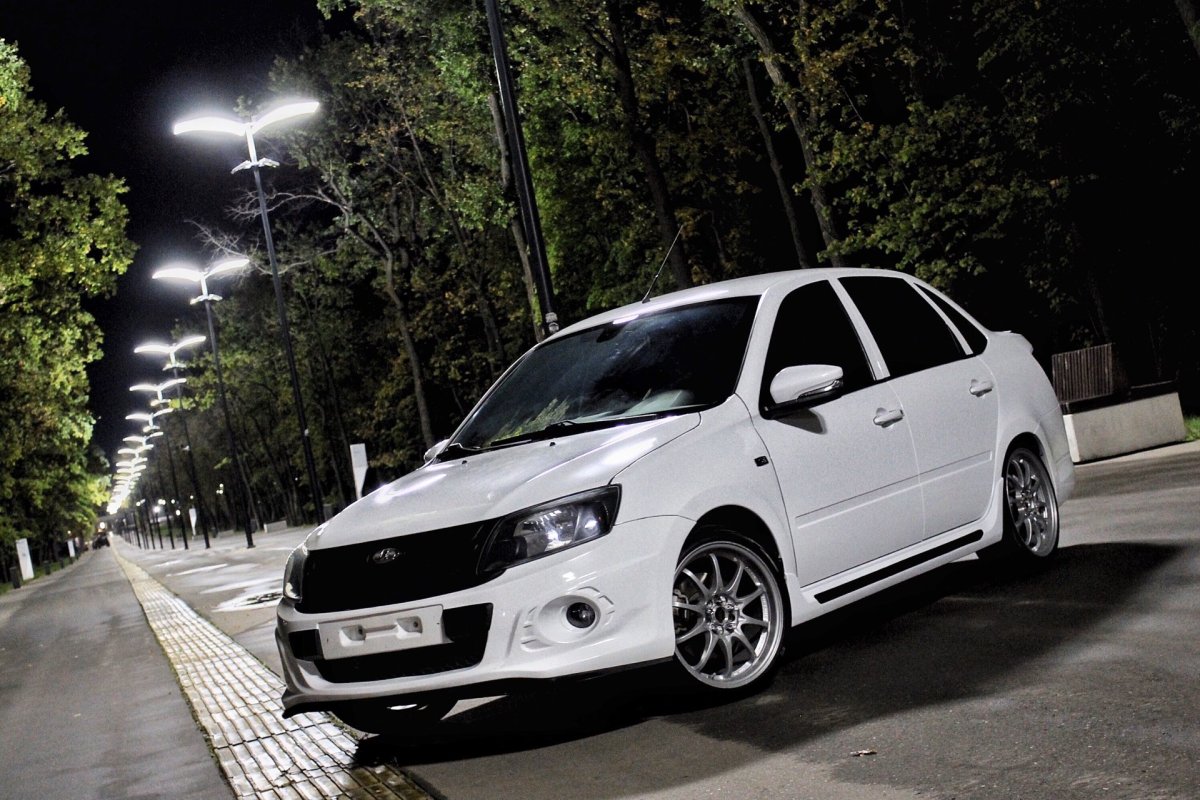 Машина Лада Гранта спорт