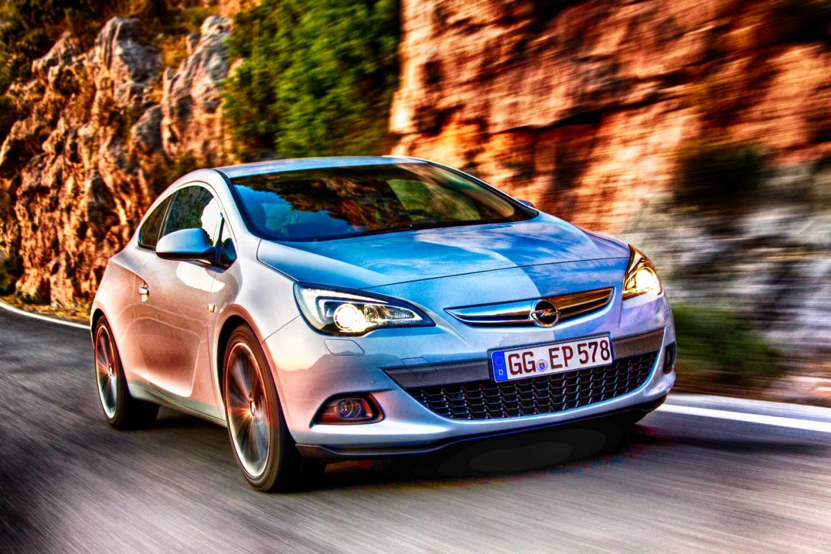 Opel Astra GTC 2015