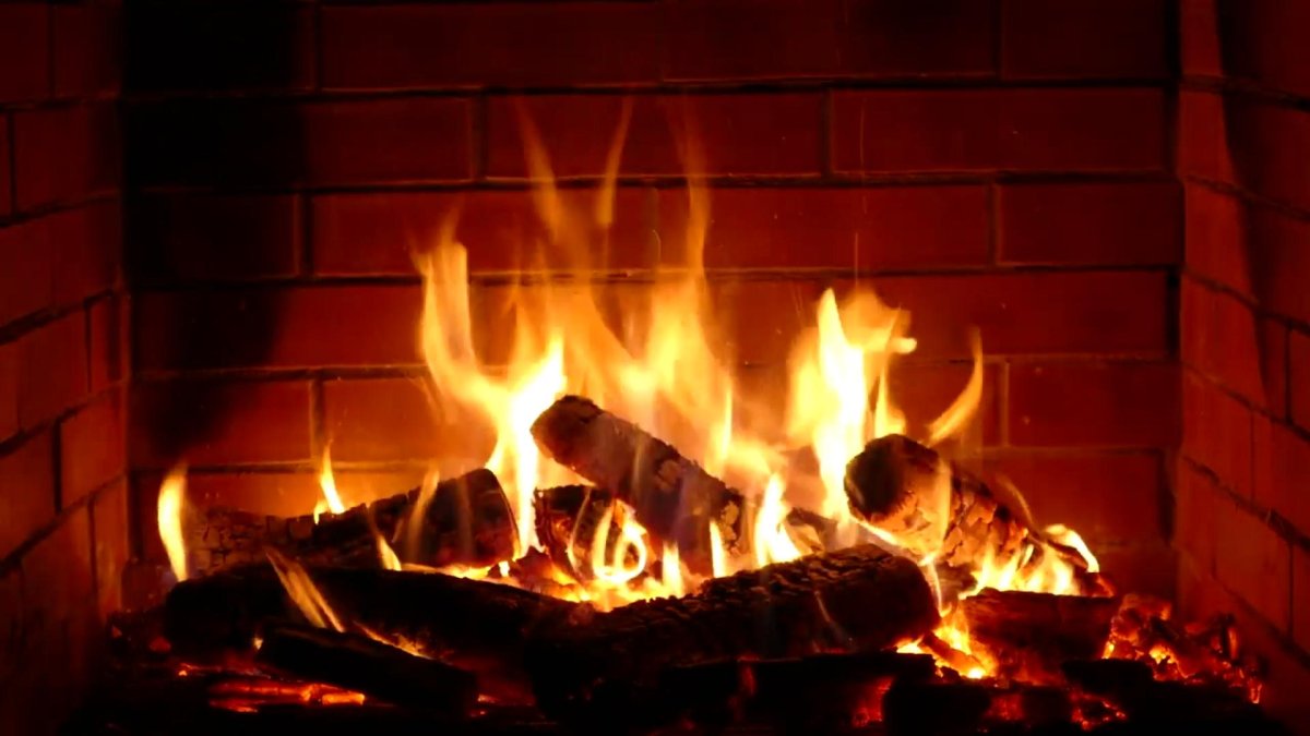 Горящий камин