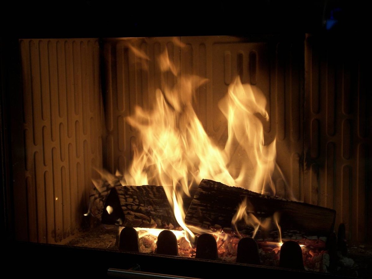 Горящие дрова