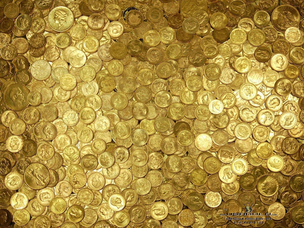 Много золотых монет