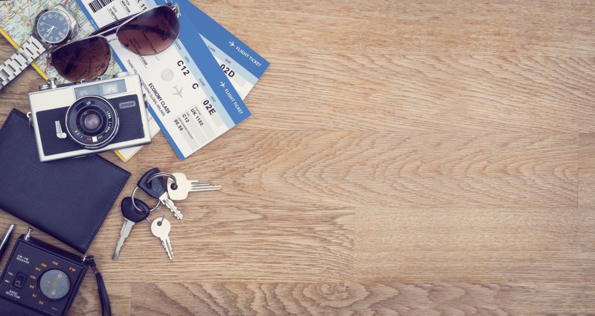 Девушка с блокнотом в руках